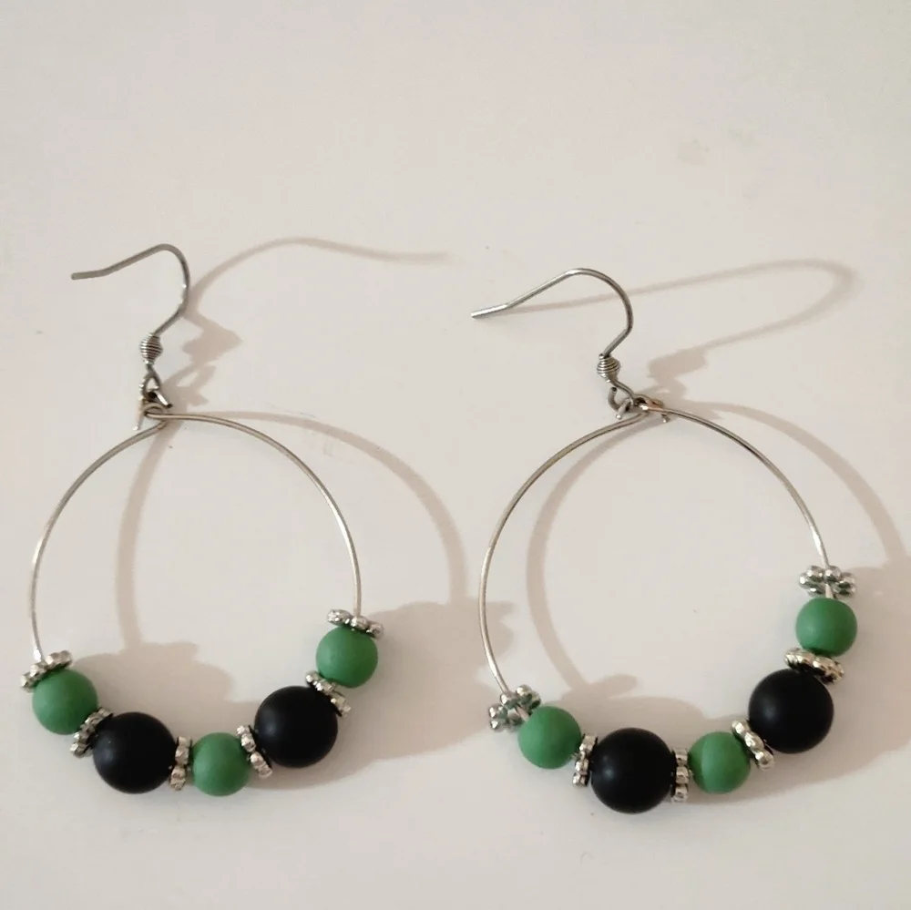 Hand Crafted Black and Green Beaded Jewelry Set Wrapped Bracelet Hoop Earrings